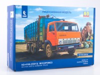 Сборная модель 1:43 Мусоровоз с манипулятором КО-415А, на шасси автомобиля 6х4 КамАЗ-53213 (AVD Models)